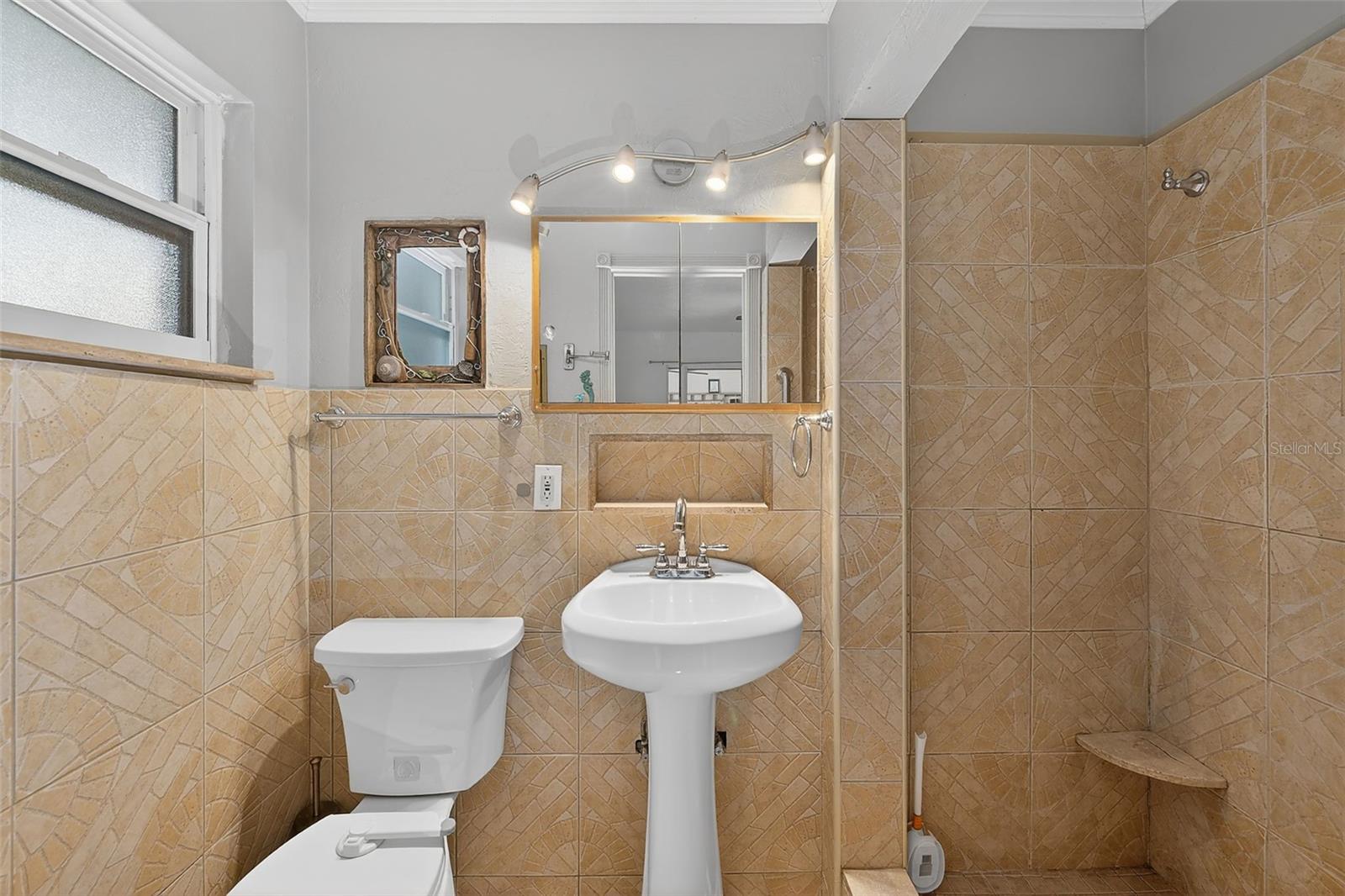 3946 OMEGA CIR, SARASOTA, FL, 34235