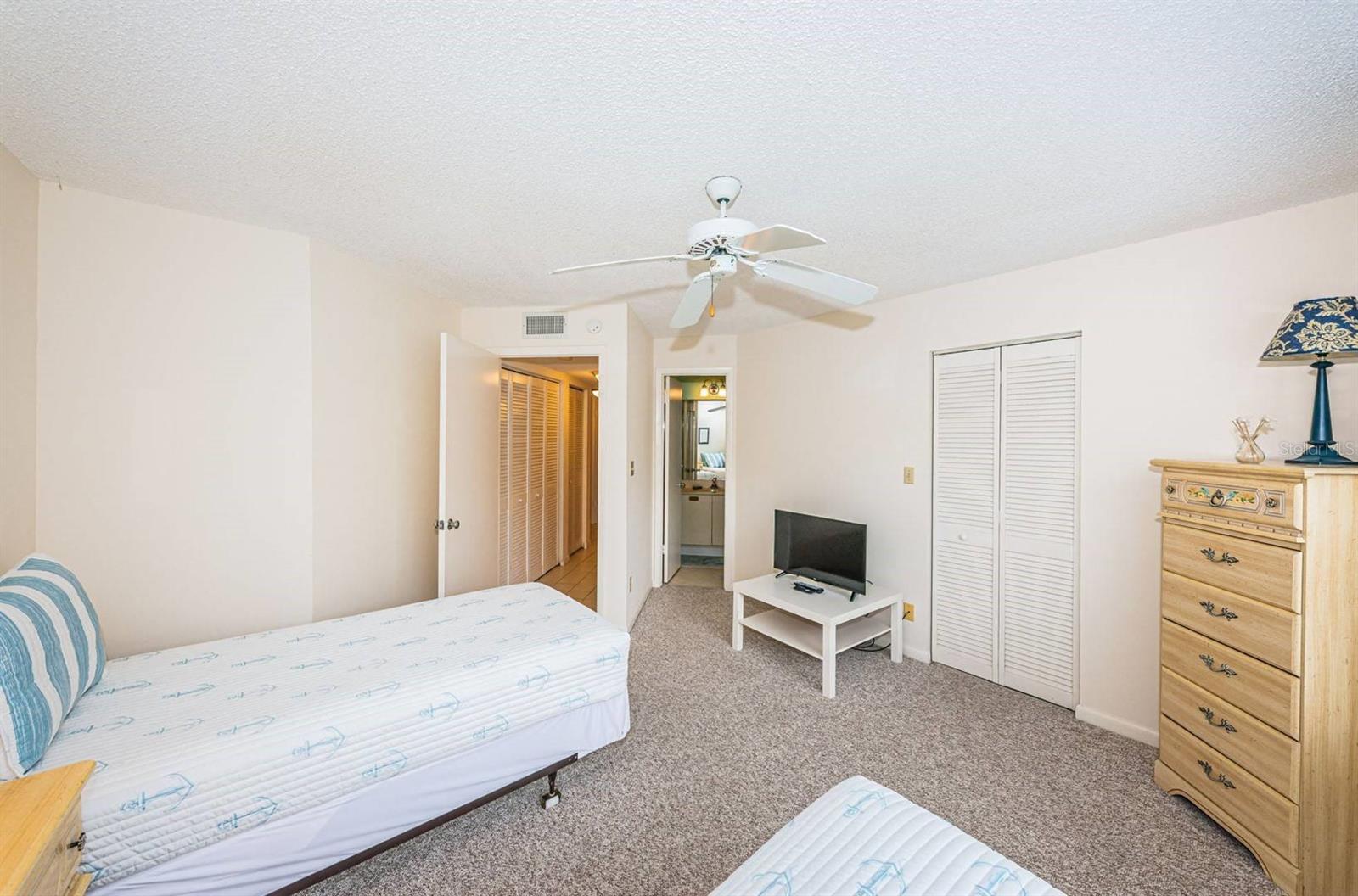 6050 BAHIA DEL MAR CIR #120, ST PETERSBURG, FL, 33715