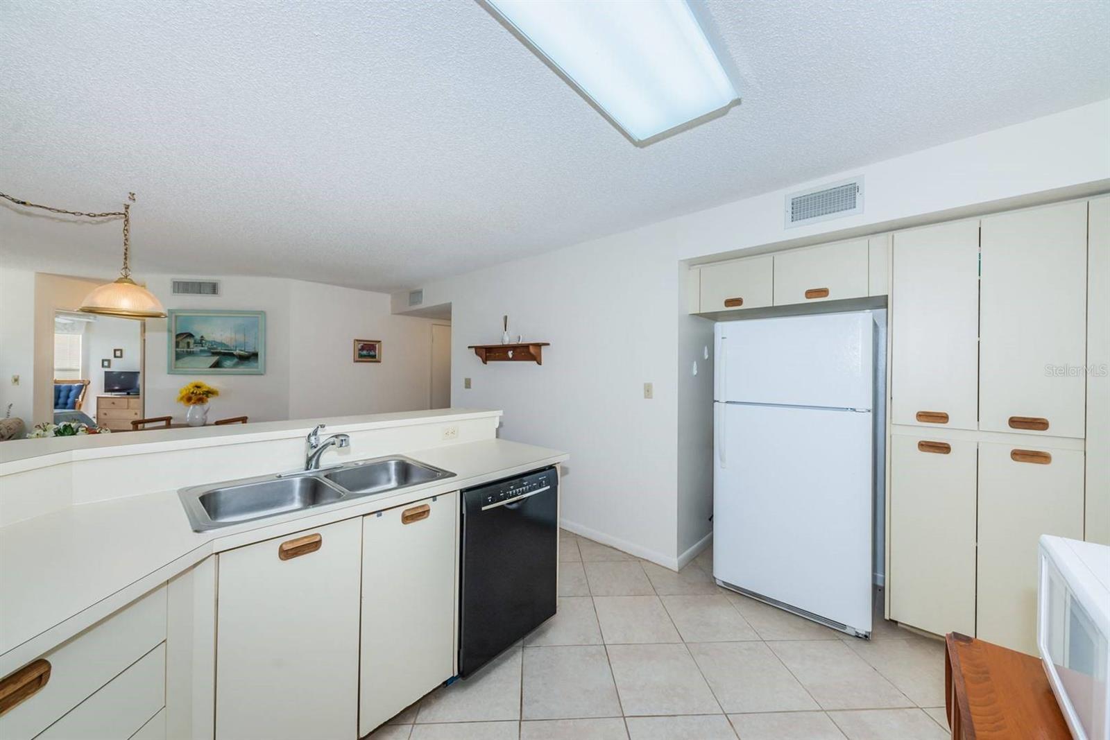 6050 BAHIA DEL MAR CIR #120, ST PETERSBURG, FL, 33715