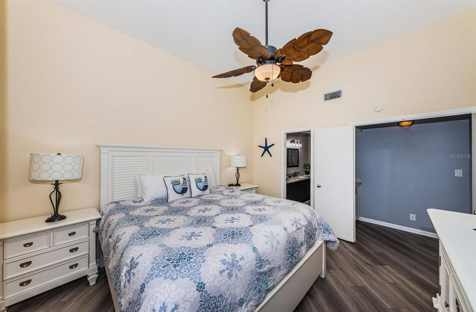 5900 BAHIA DEL MAR CIR #236, ST PETERSBURG, FL, 33715