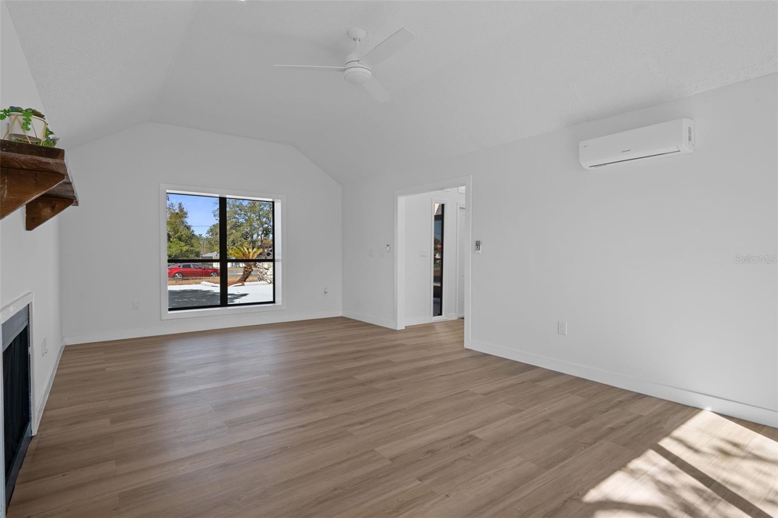 The windows in this room make it light and bright