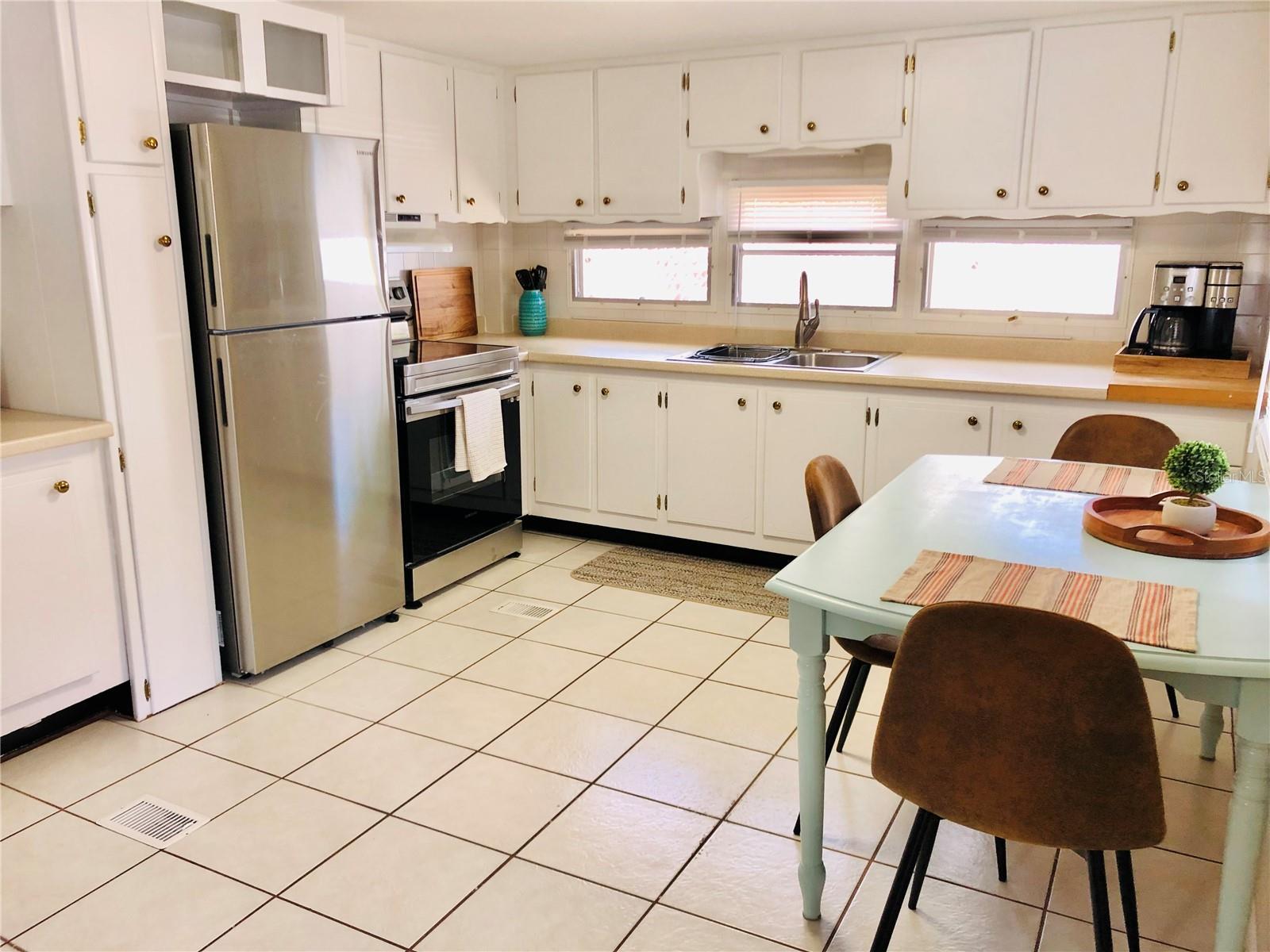 TB8475196 Property Photo