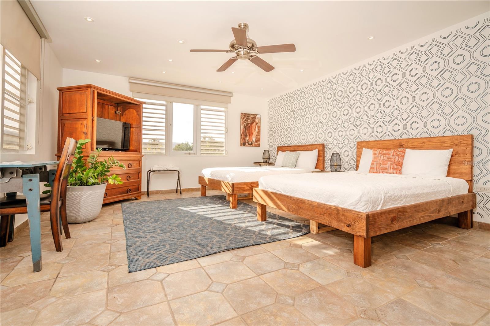 PR9119244 Property Photo