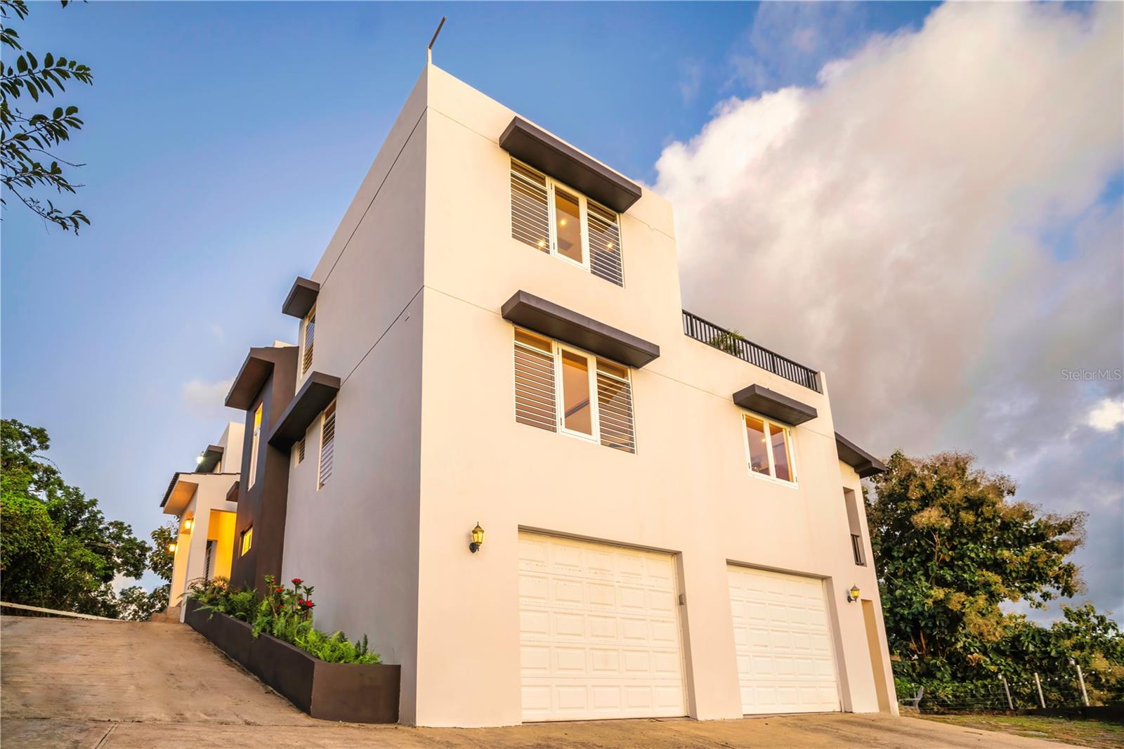 PR9119244 Property Photo