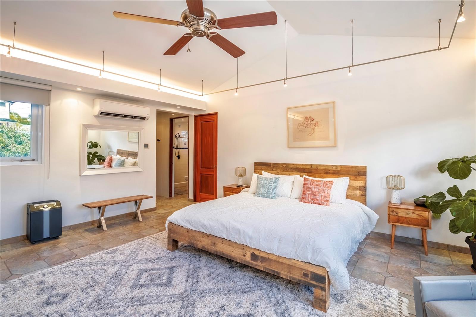 PR9119244 Property Photo