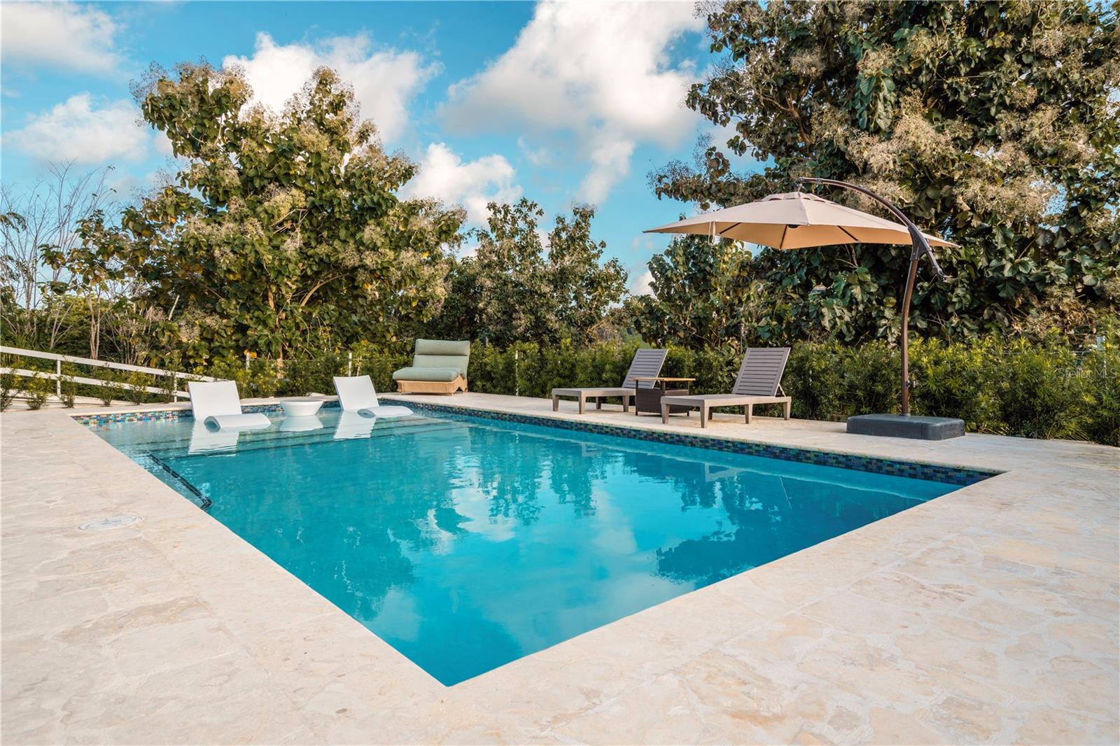 PR9119244 Property Photo