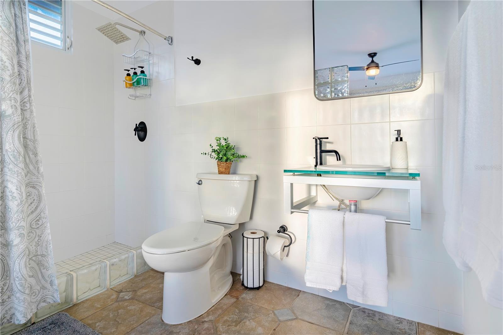 PR9119244 Property Photo