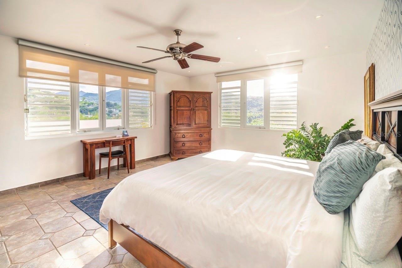 PR9119244 Property Photo