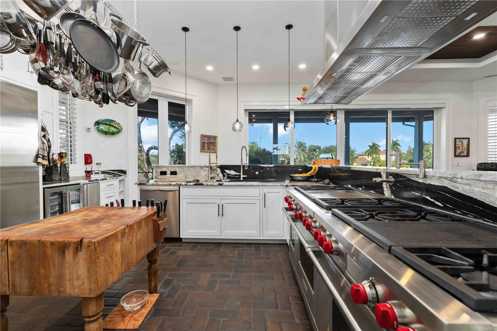 A4682193 Property Photo