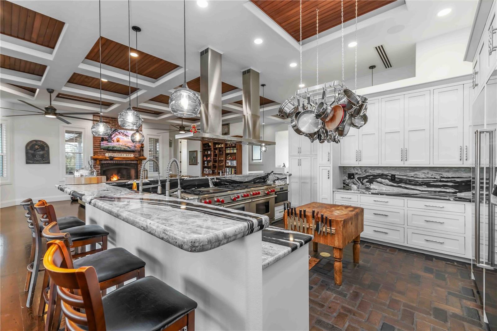 A4682193 Property Photo