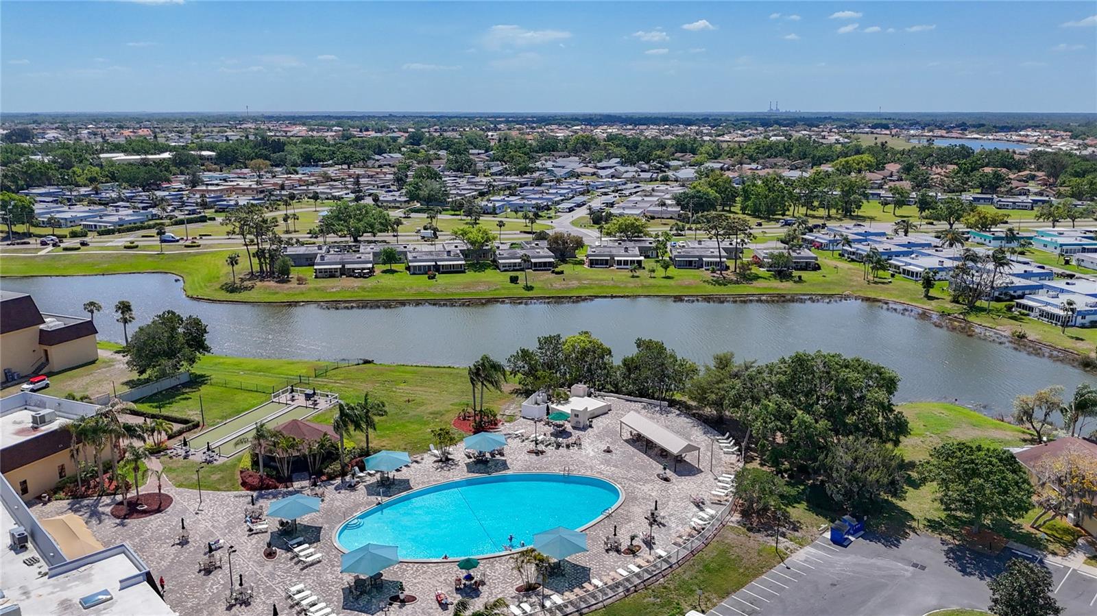 NORTH CLUB POOL