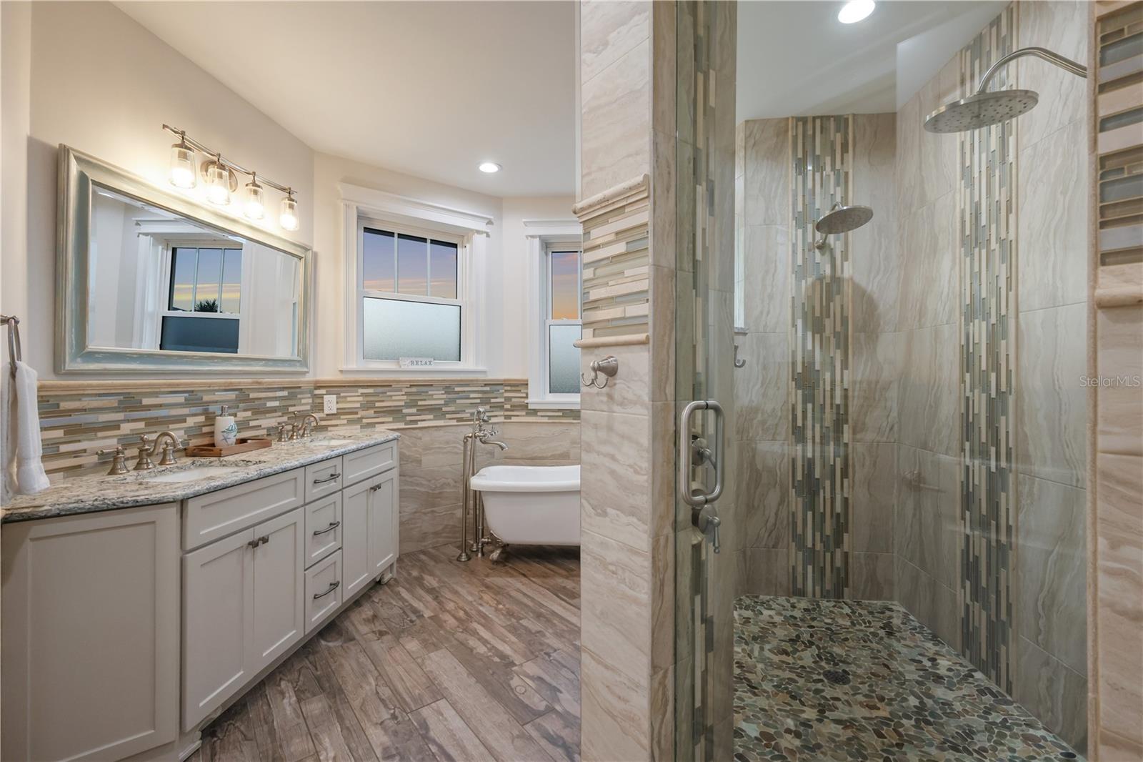 A4682229 Property Photo