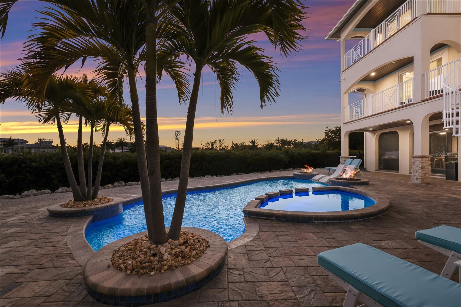 A4682229 Property Photo