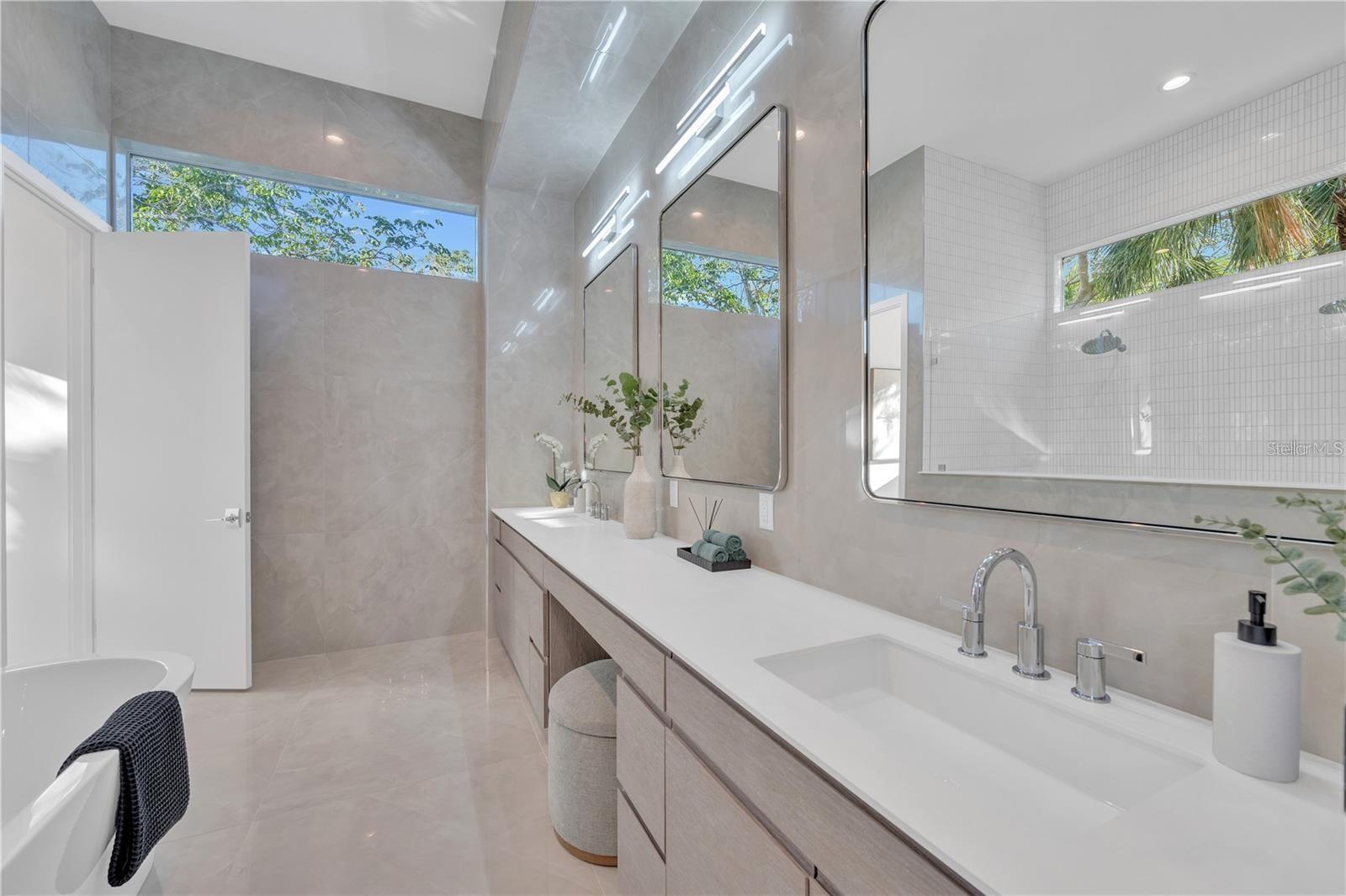 A4682231 Property Photo