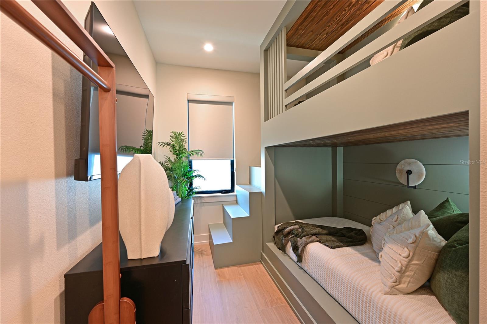 A4682245 Property Photo