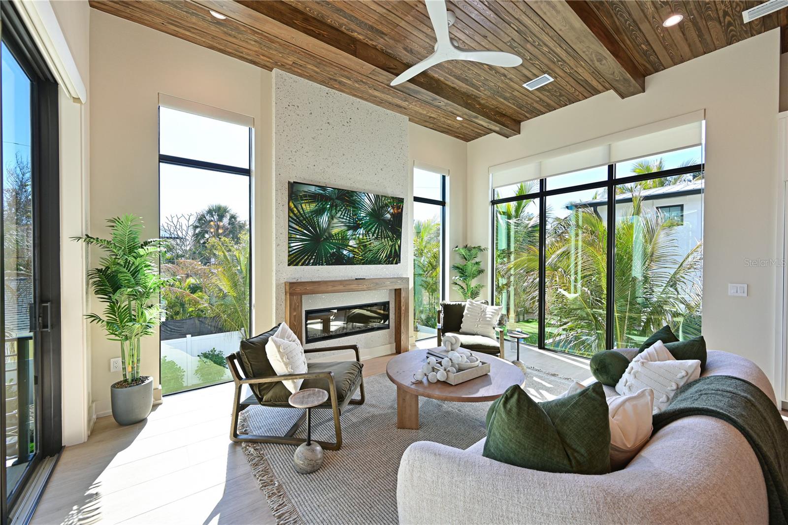 A4682245 Property Photo