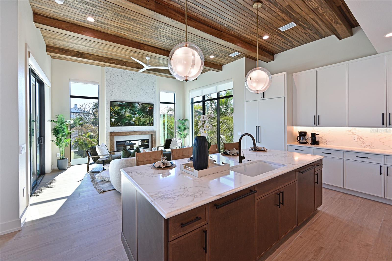 A4682245 Property Photo