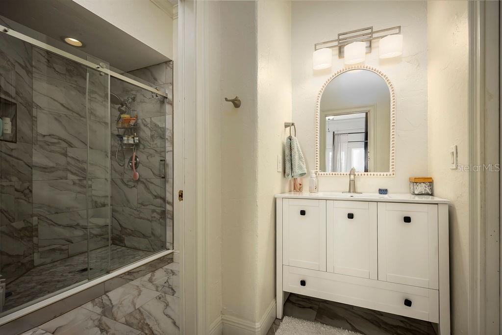 O6381869 Property Photo