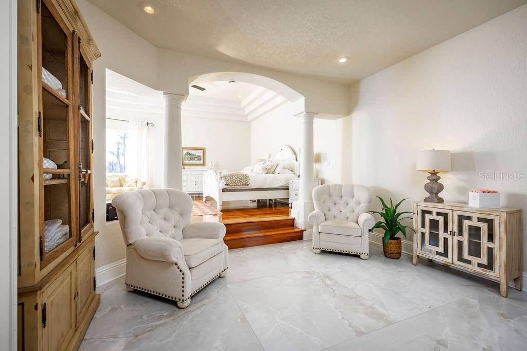 O6381869 Property Photo