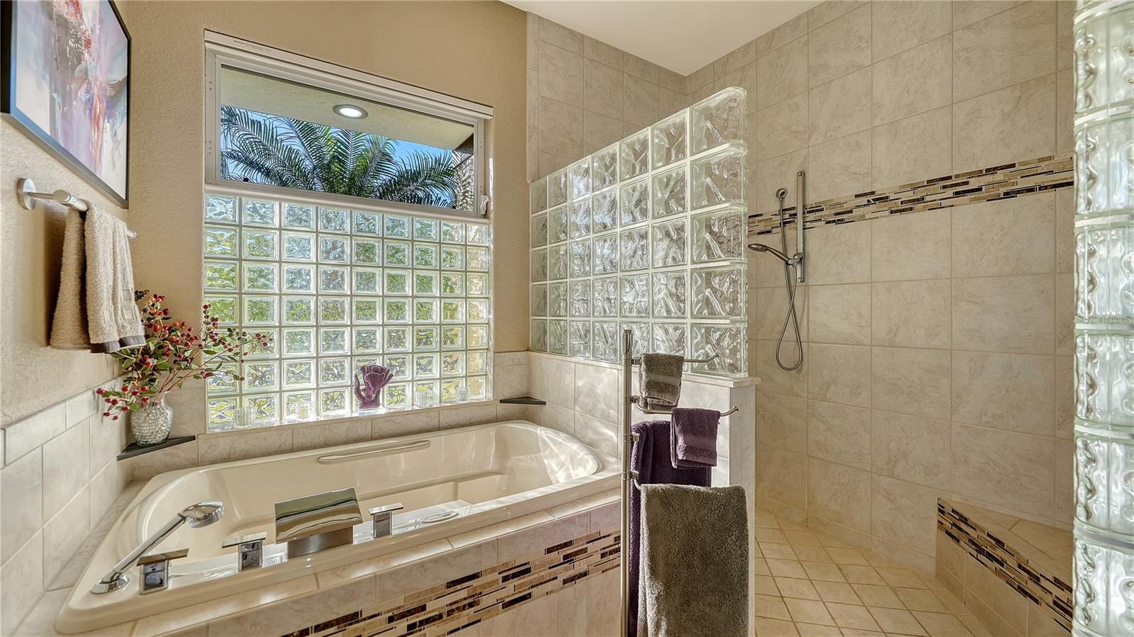 A4682258 Property Photo