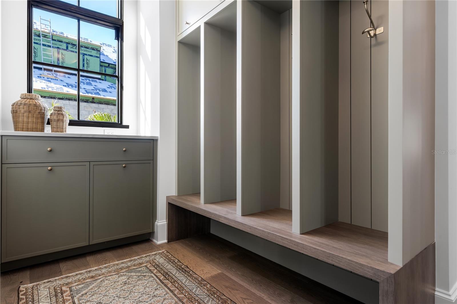 O6381880 Property Photo