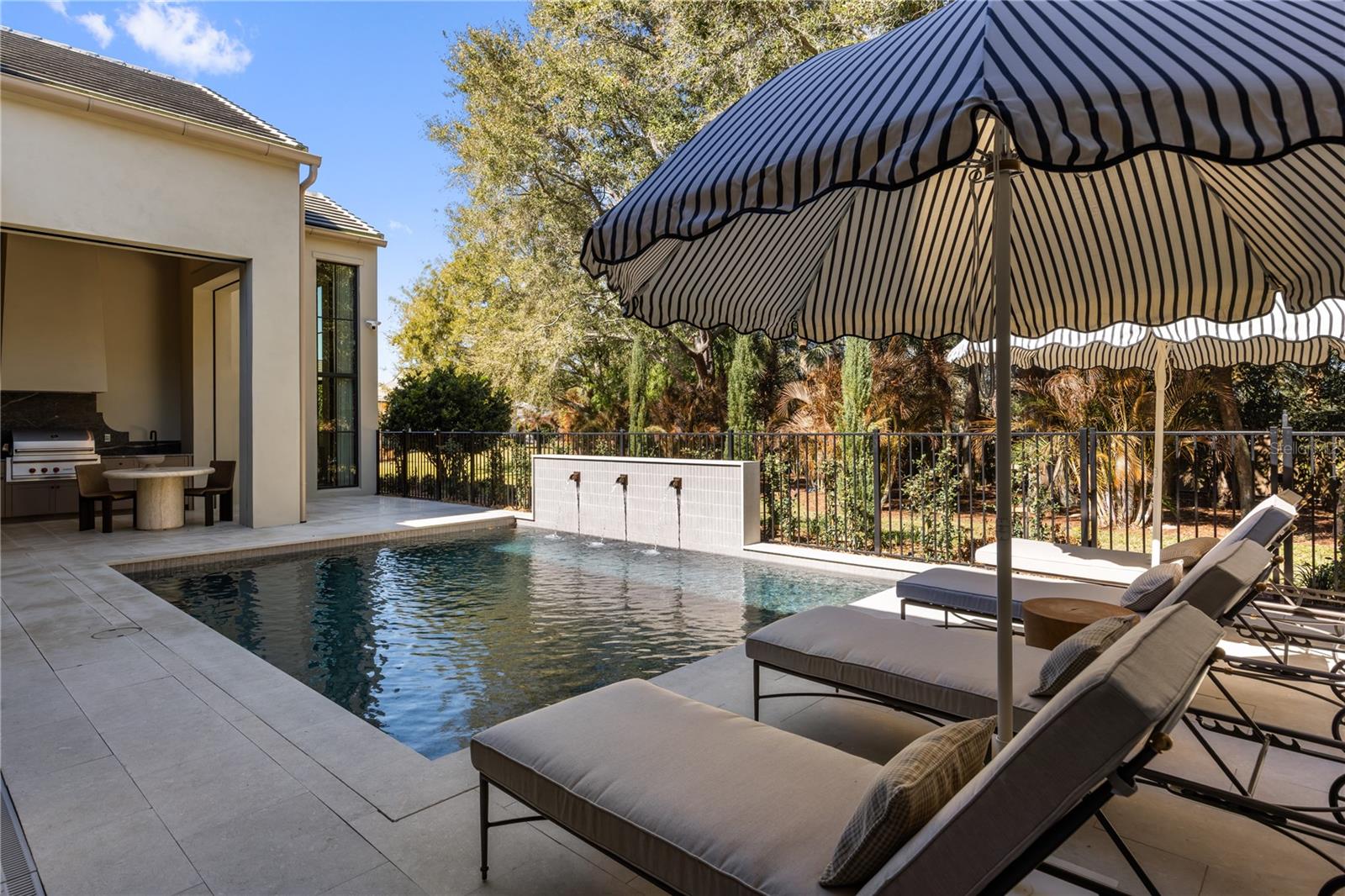 O6381880 Property Photo