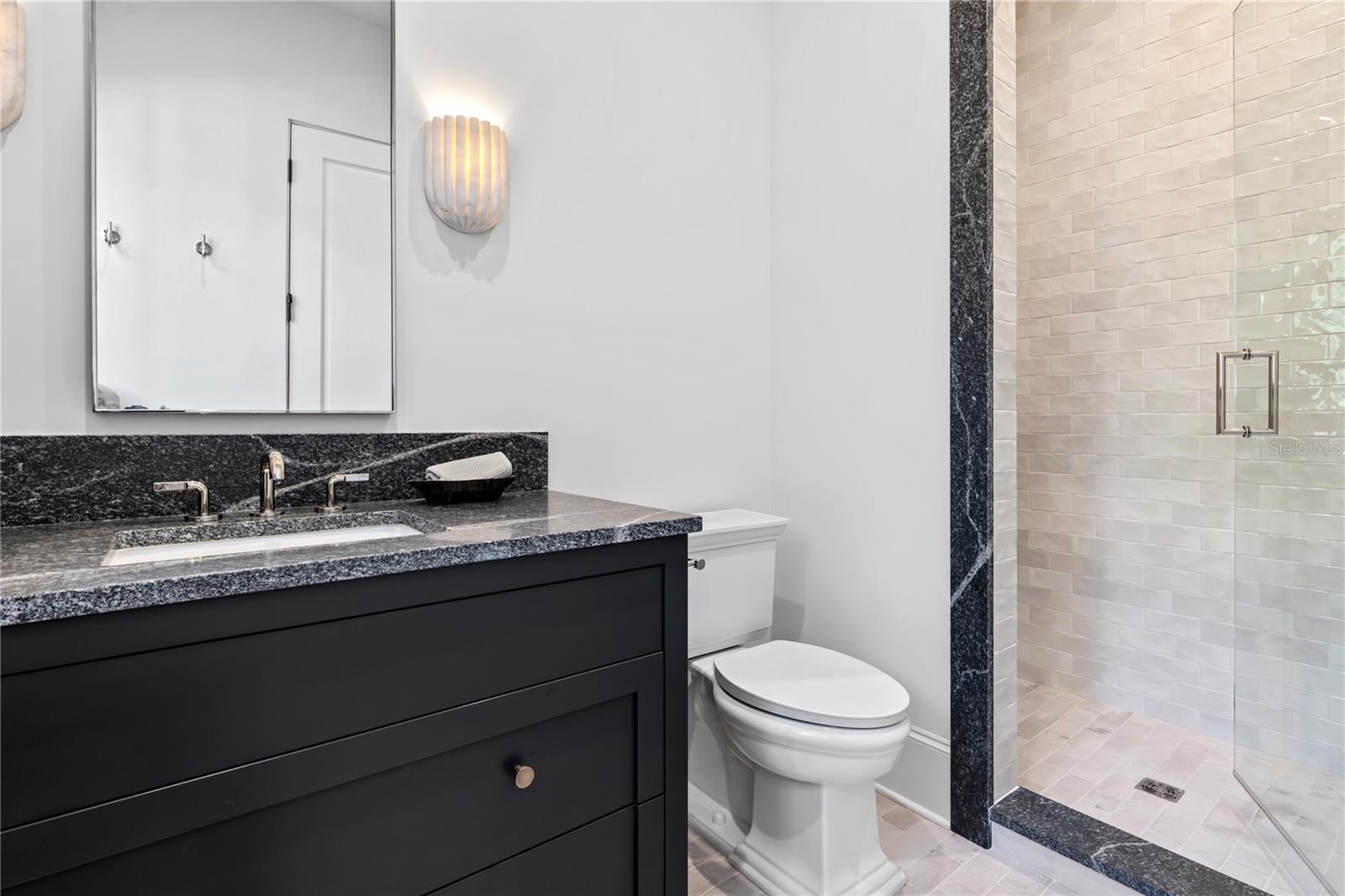 O6381880 Property Photo