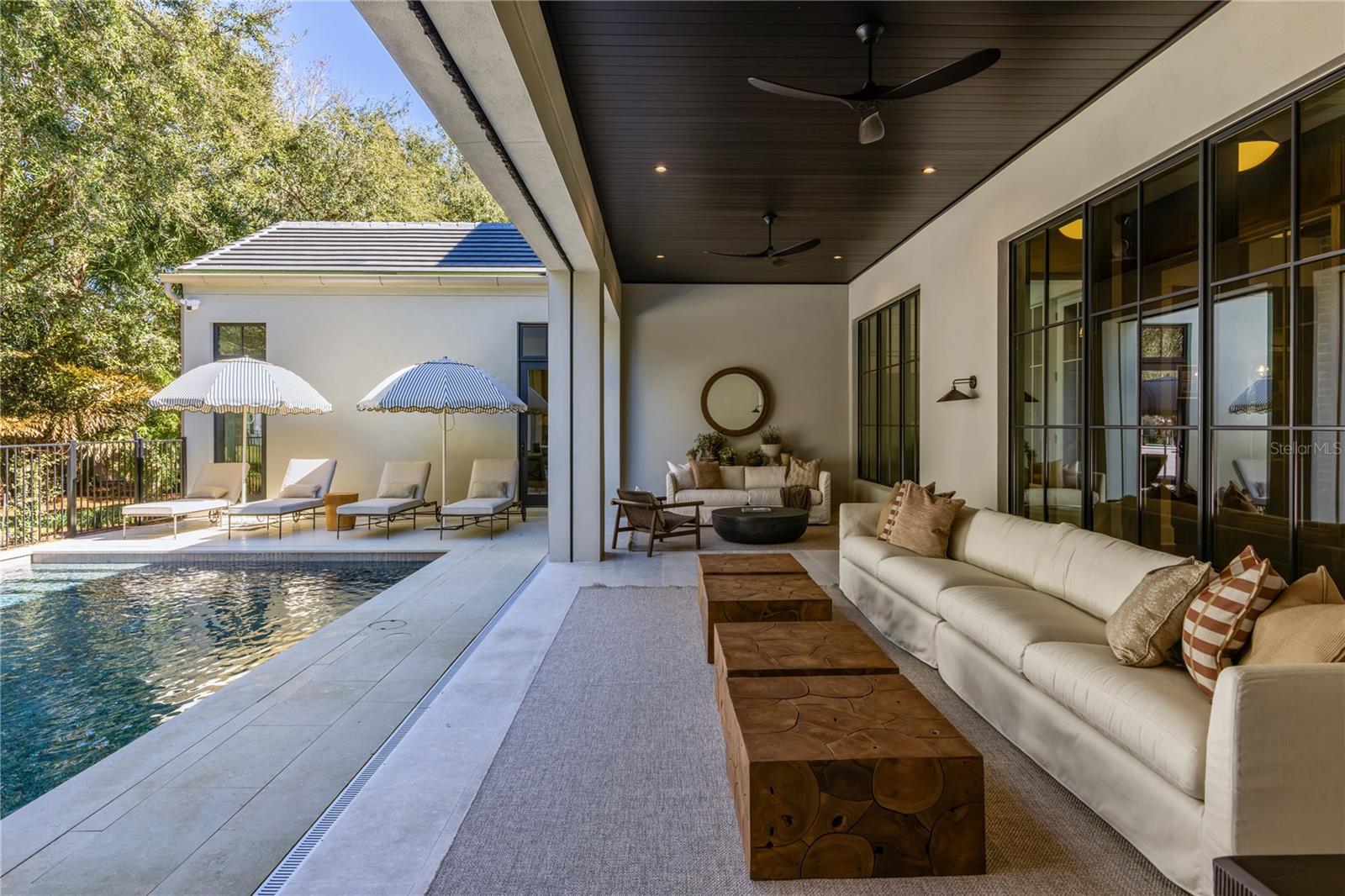 O6381880 Property Photo