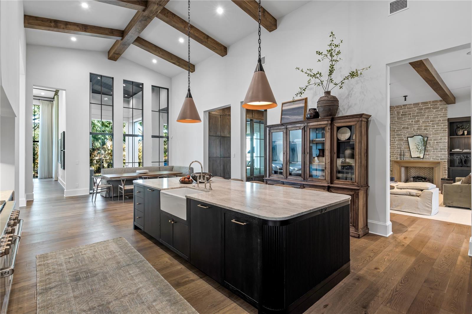 O6381880 Property Photo