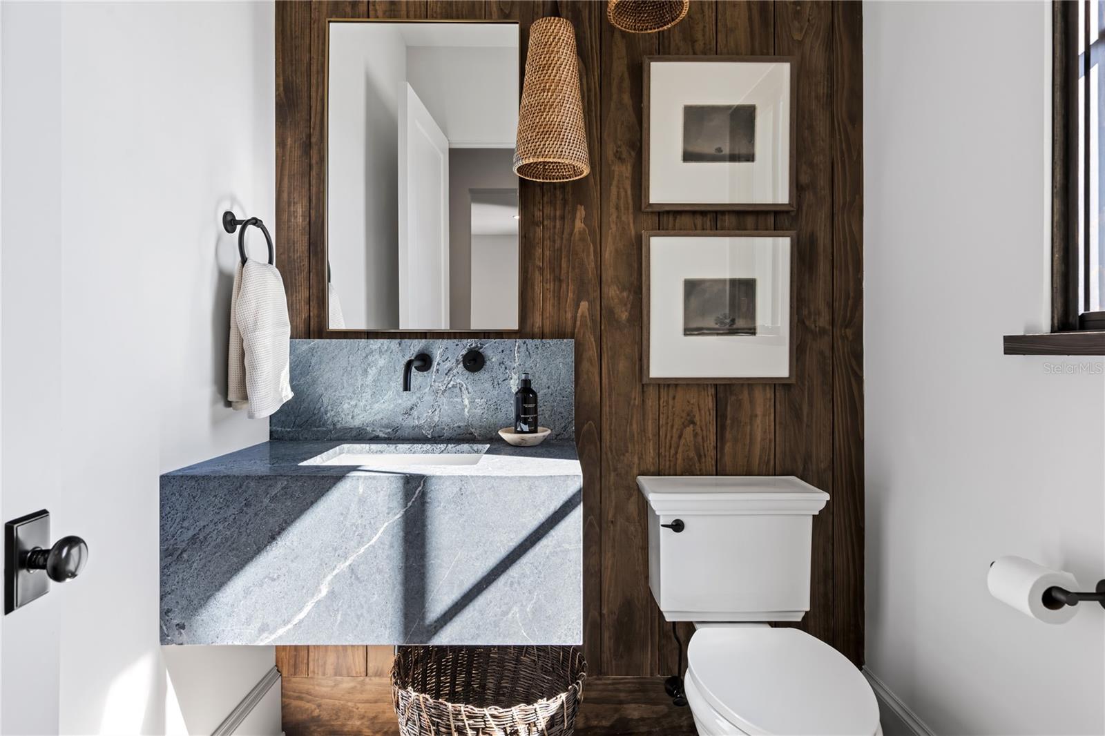 O6381880 Property Photo