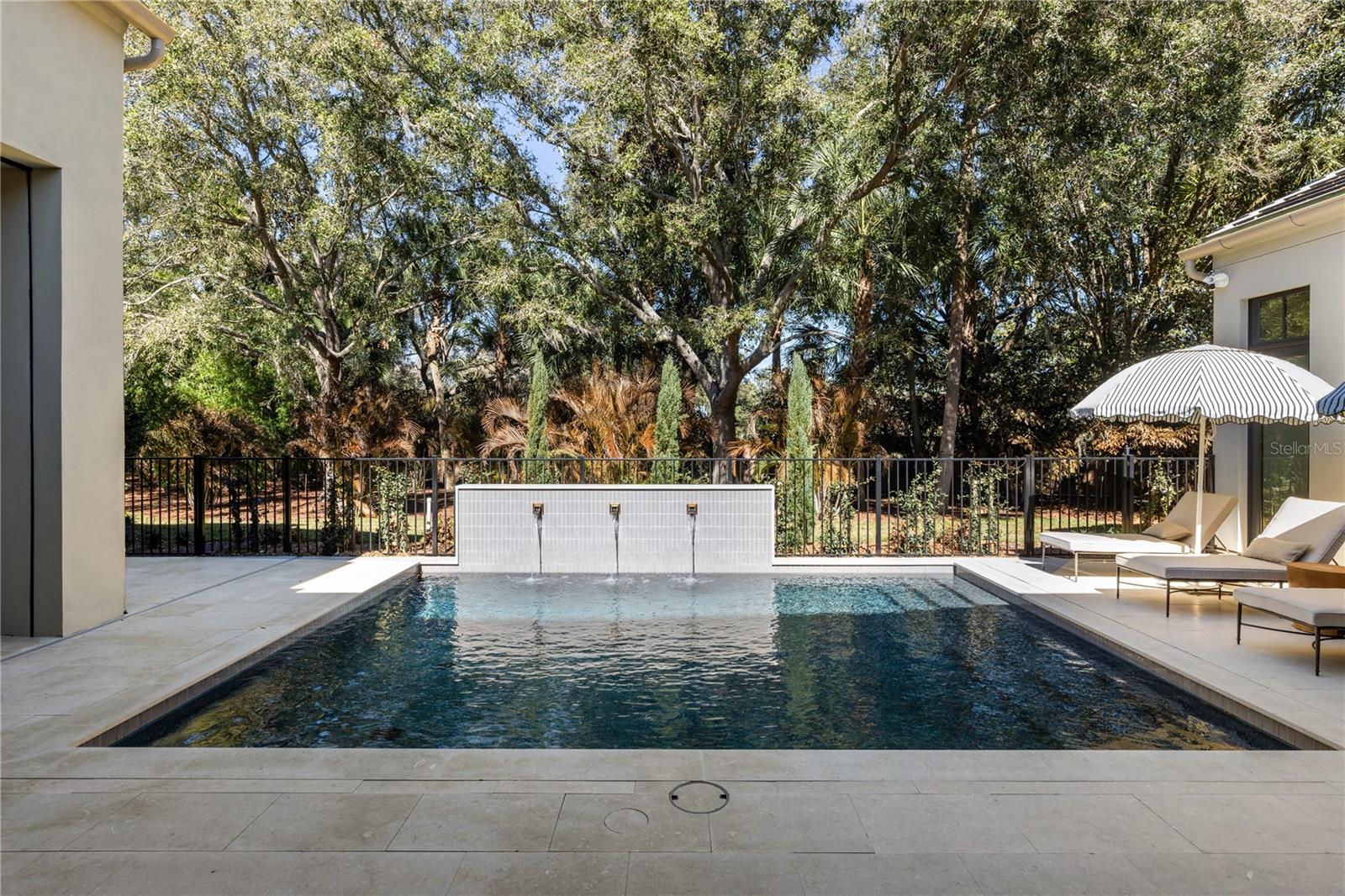 O6381880 Property Photo