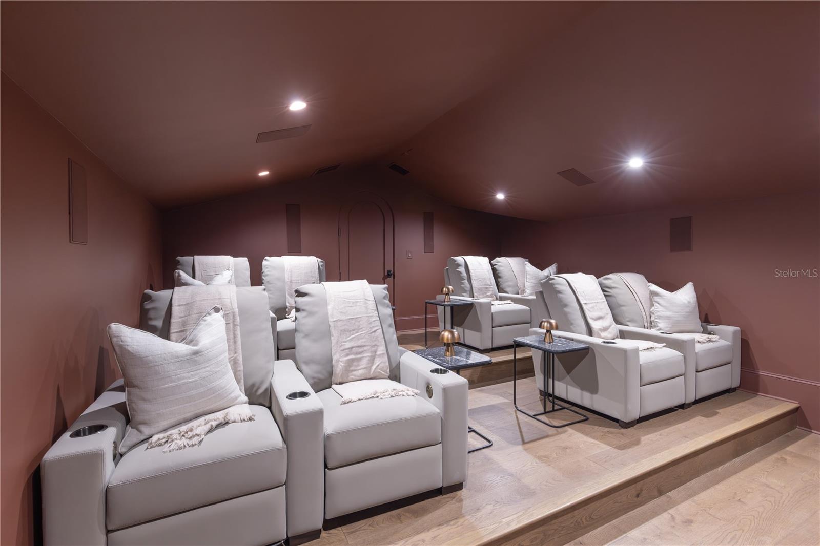 O6381880 Property Photo