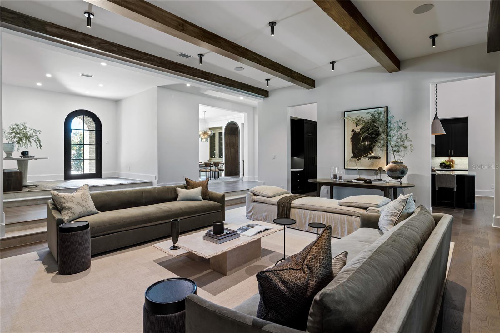 O6381880 Property Photo