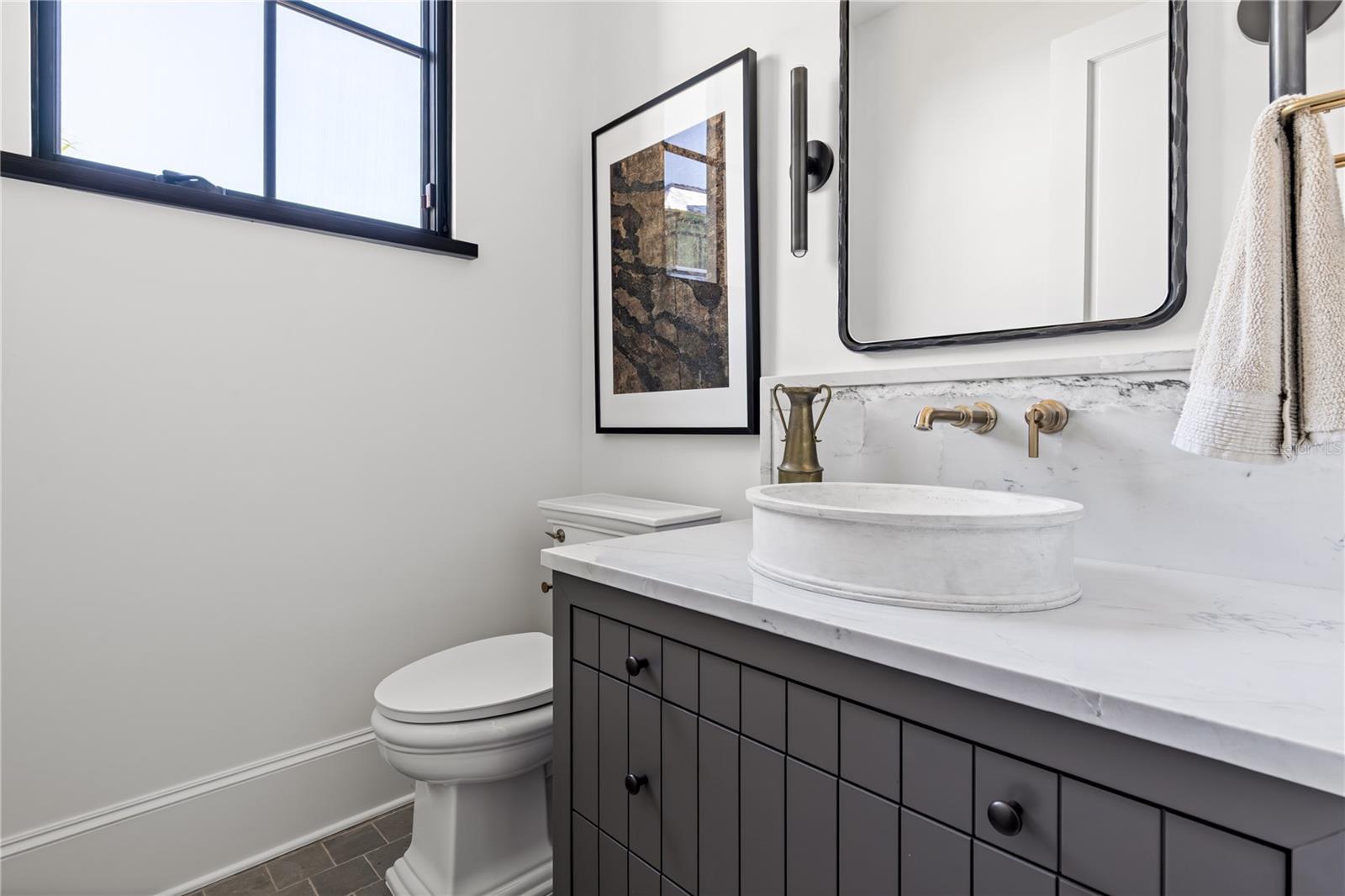 O6381880 Property Photo