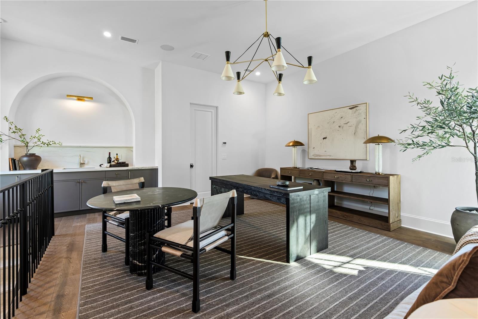 O6381880 Property Photo