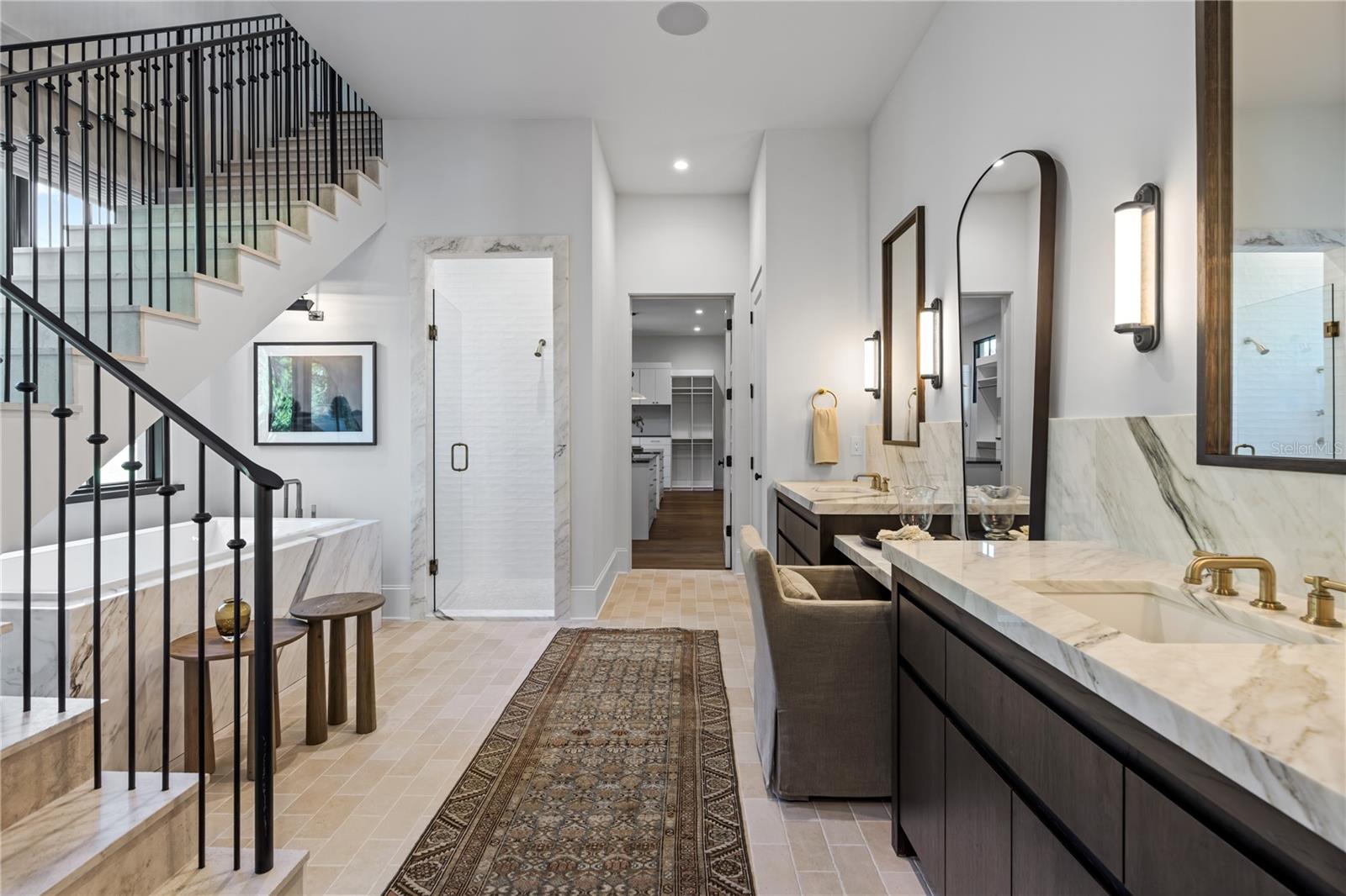 O6381880 Property Photo