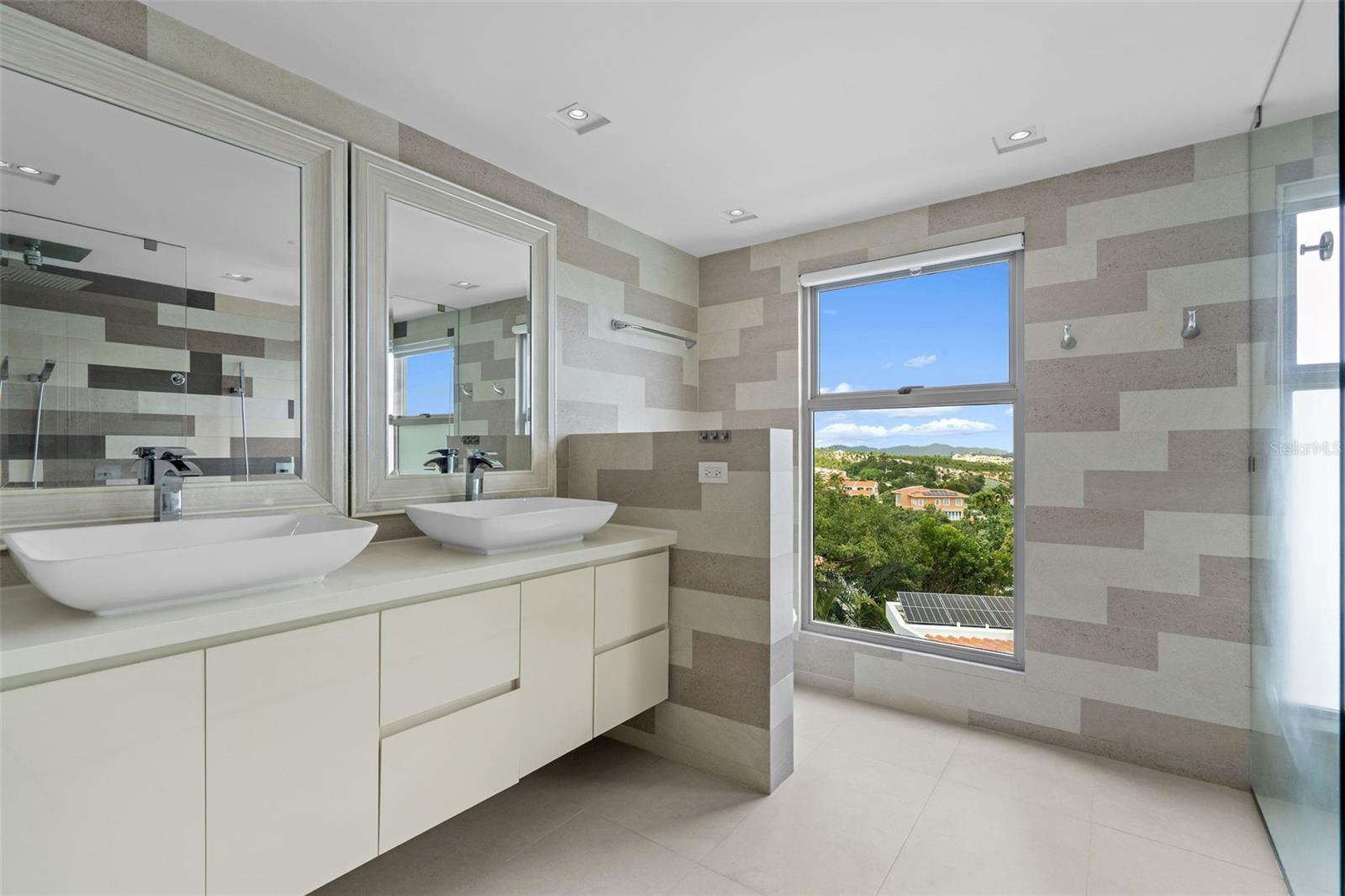 PR9119256 Property Photo