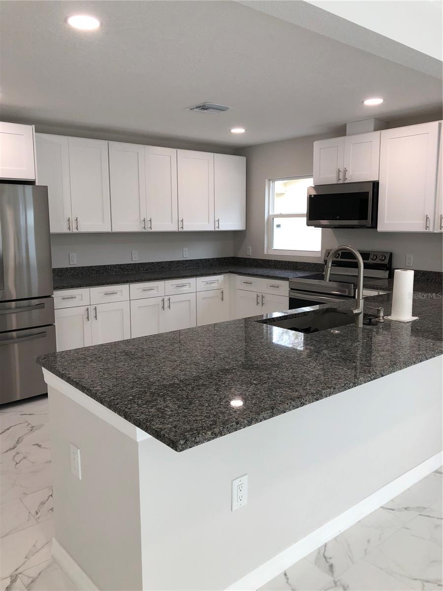 345 PARKLAND AVE, SARASOTA, FL, 34232