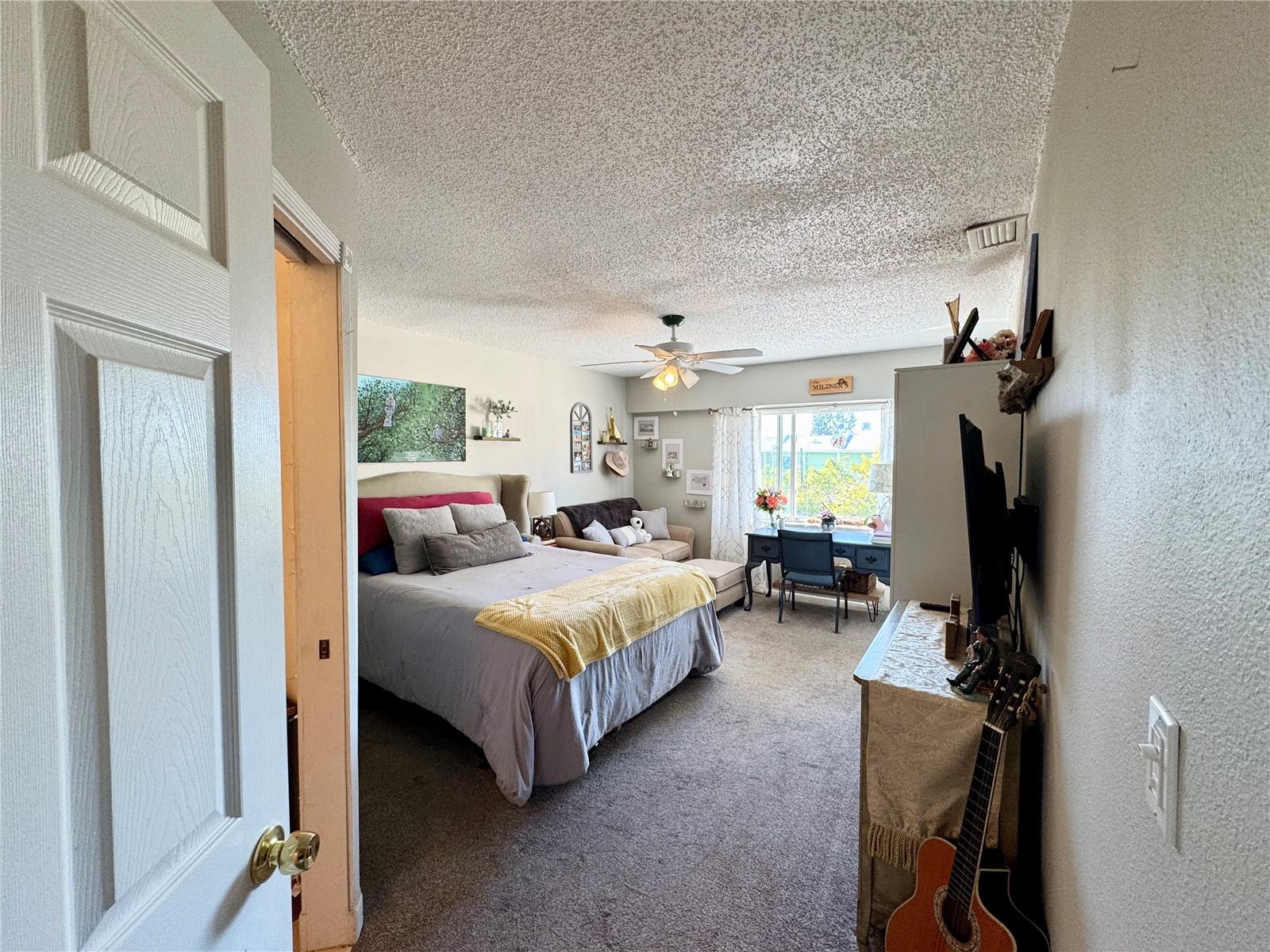 HUGE PRIMARY BEDROOM