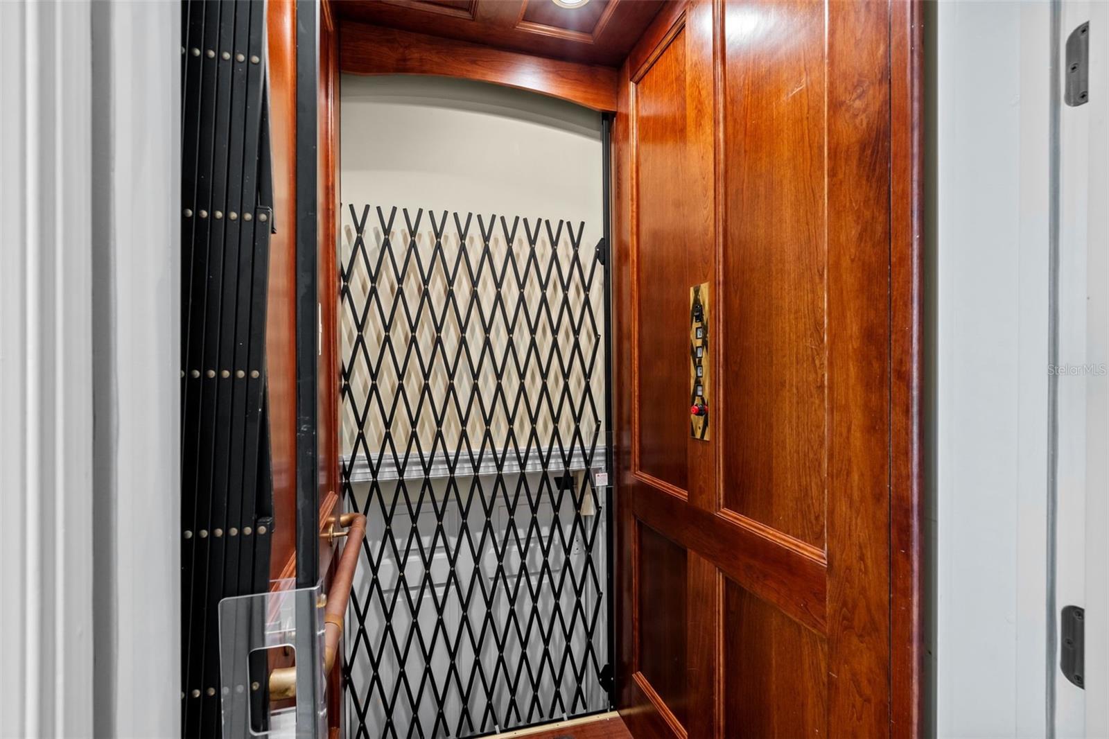 A4682309 Property Photo