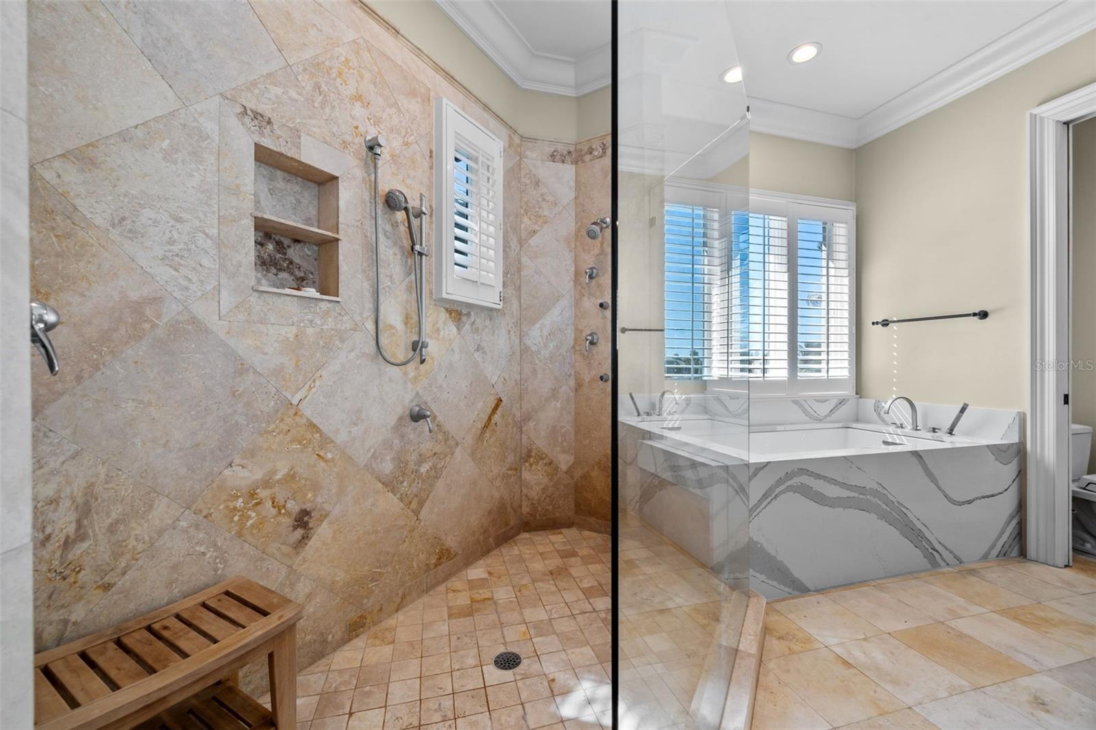 A4682309 Property Photo