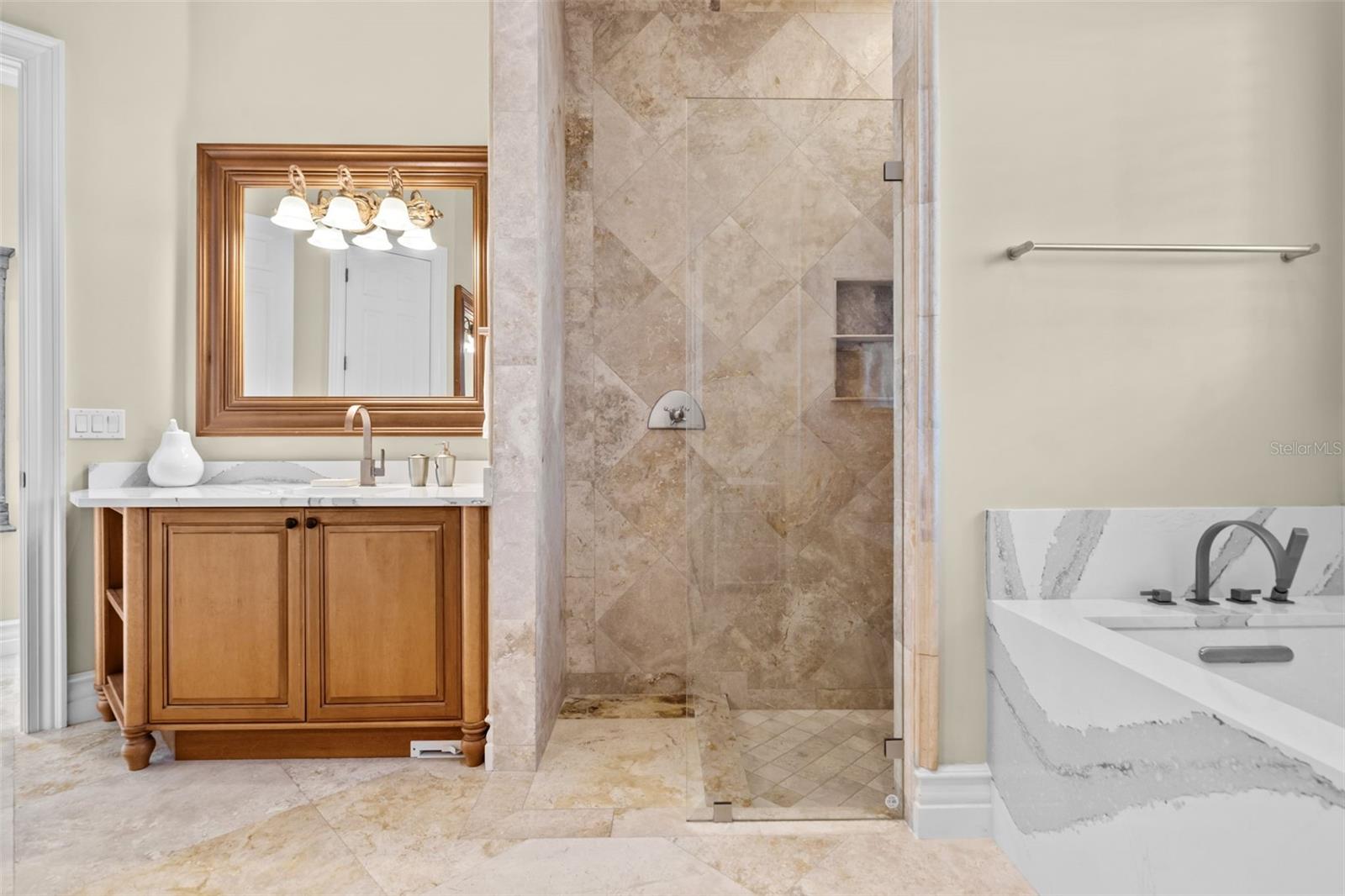 A4682309 Property Photo