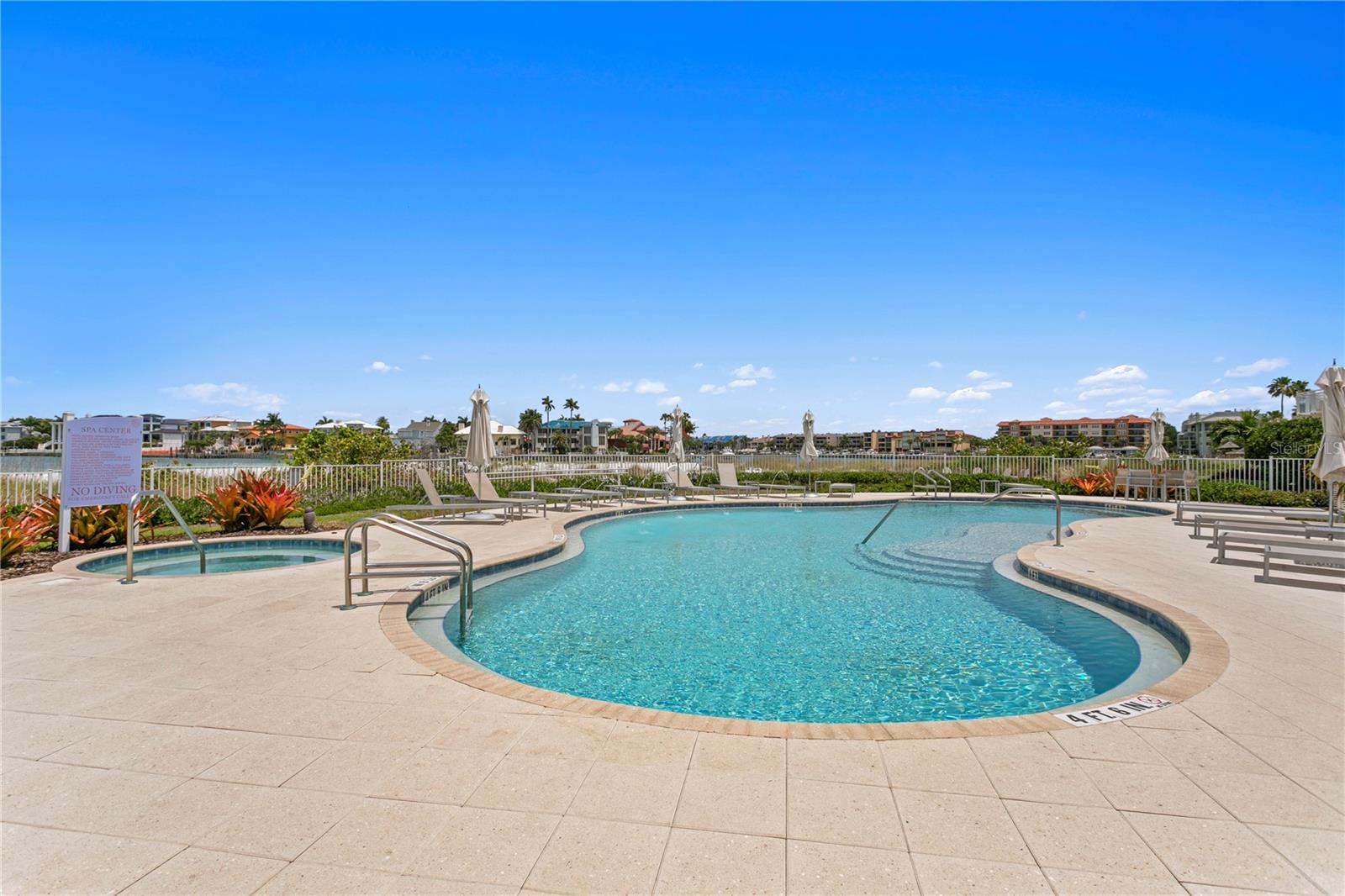 TB8475633 Property Photo