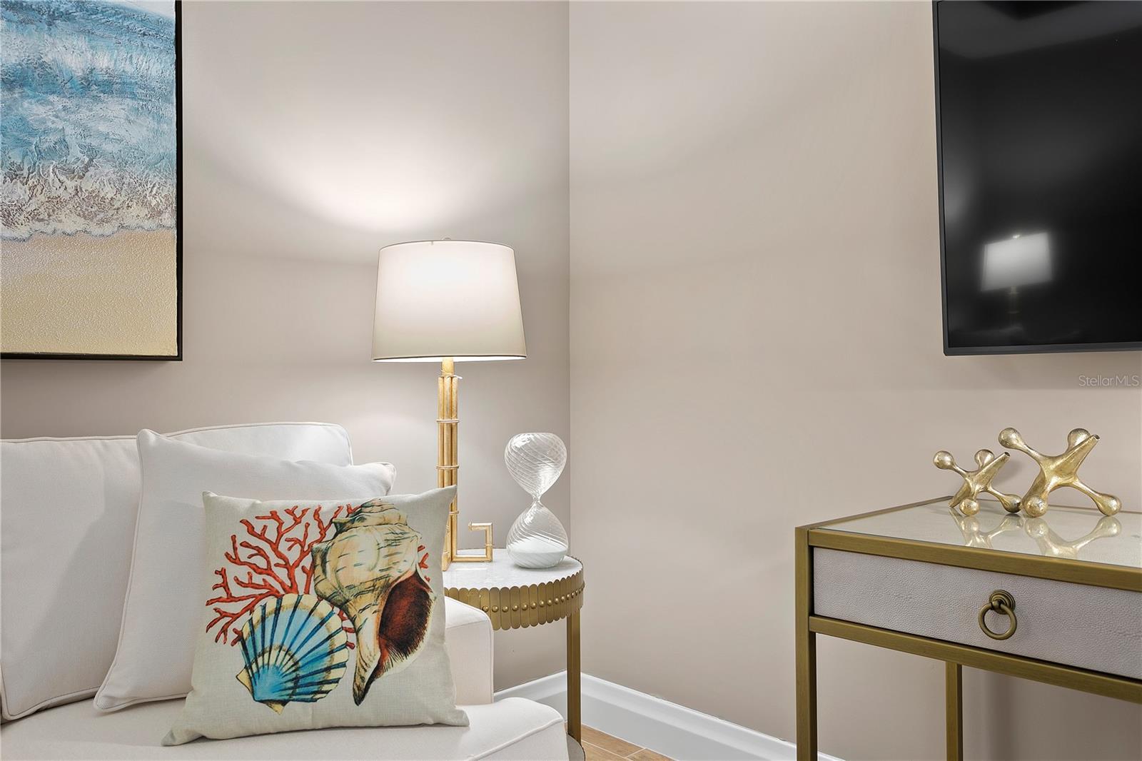 TB8475633 Property Photo