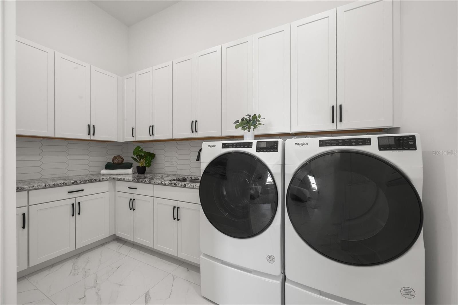 A4682338 Property Photo