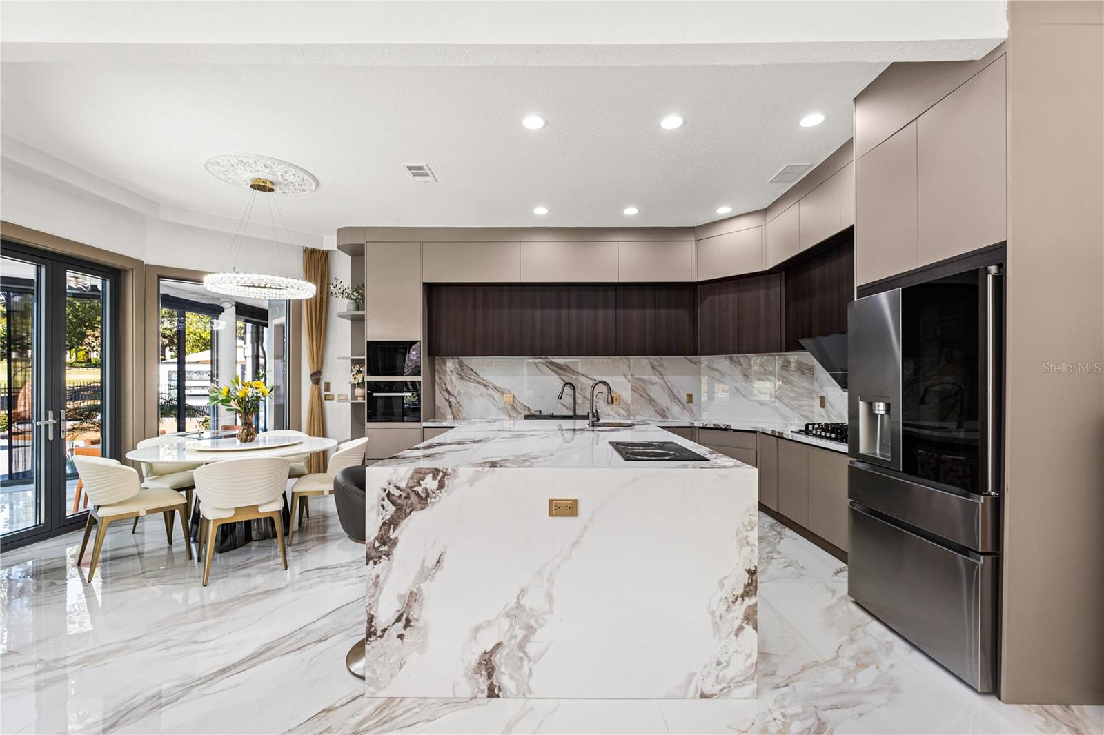 O6382040 Property Photo