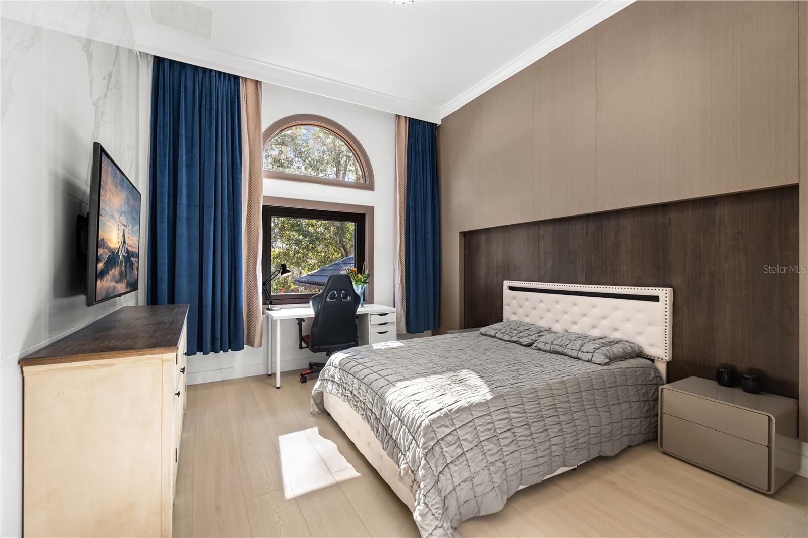 O6382040 Property Photo