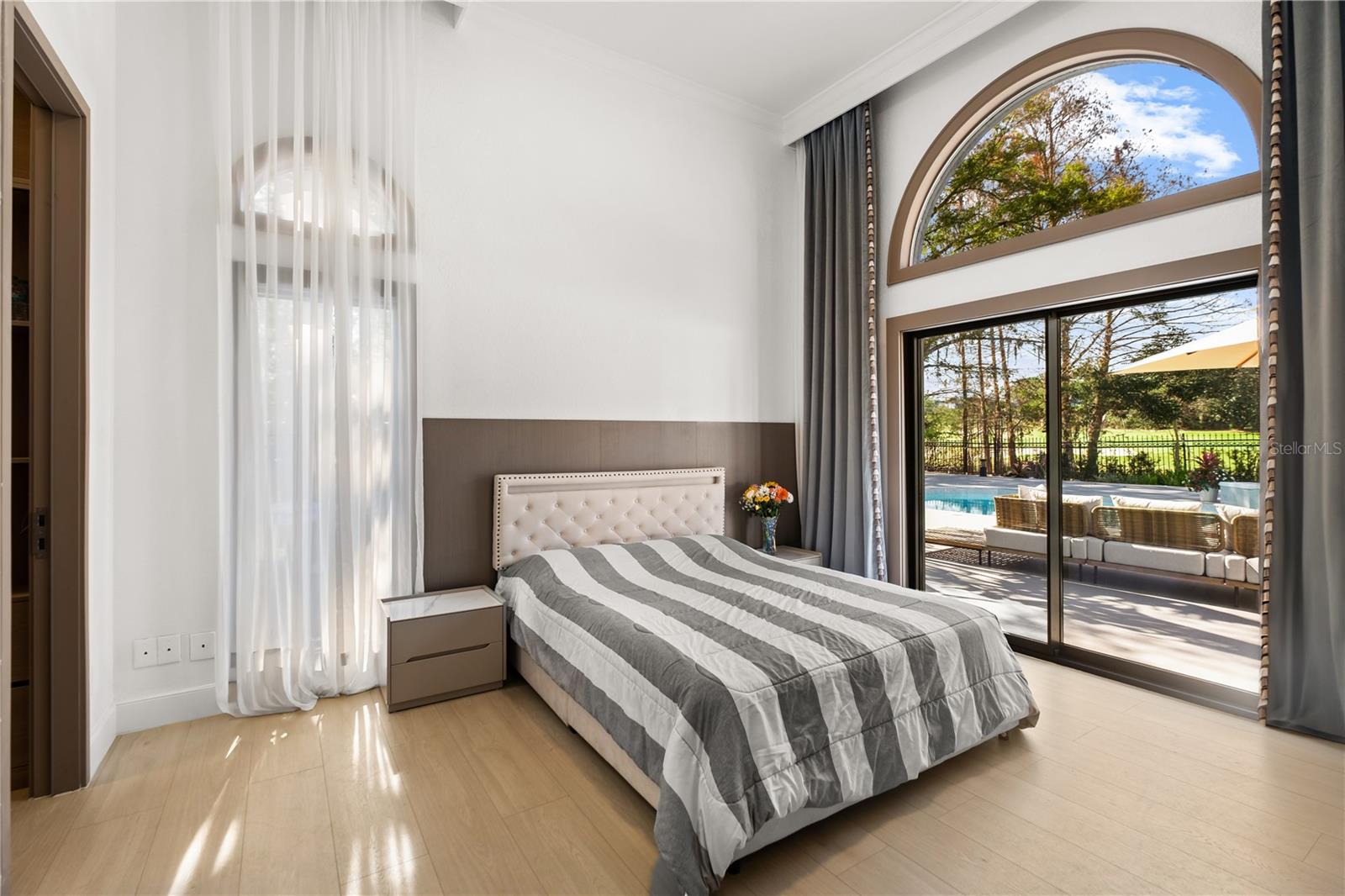 O6382040 Property Photo