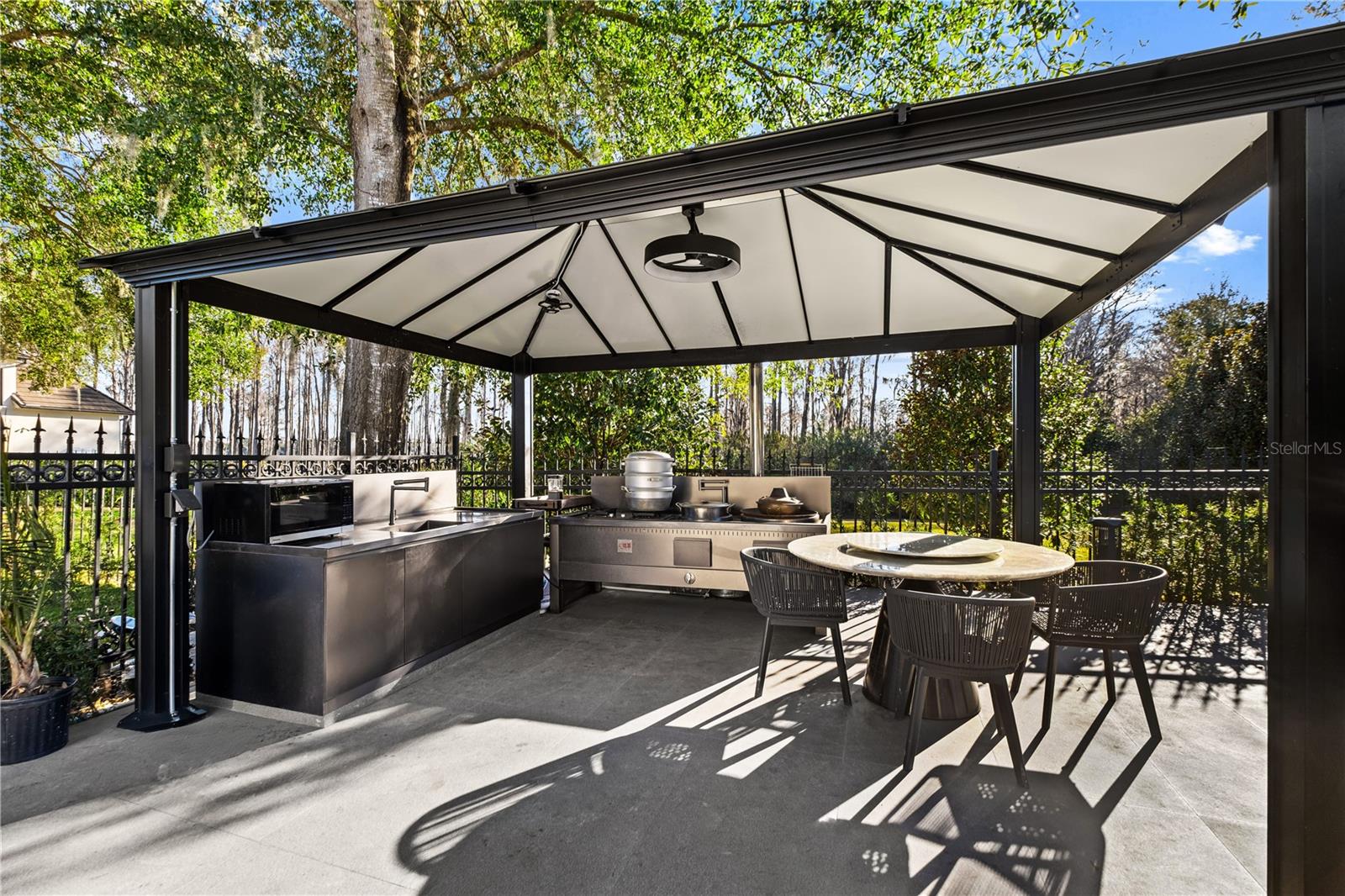 O6382040 Property Photo