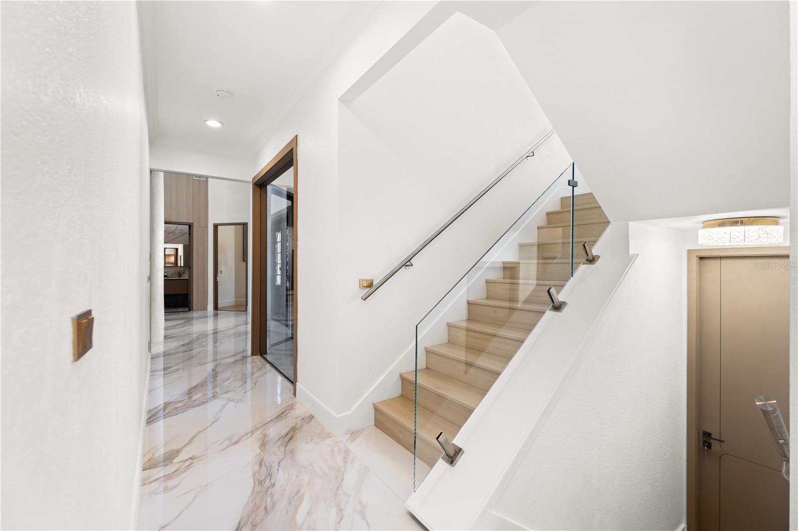 O6382040 Property Photo